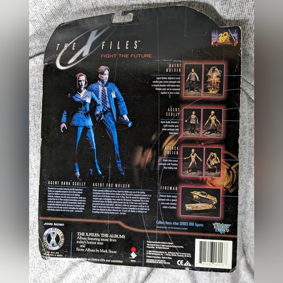 McFarlane Toys The X-Files Fight The Future Fireman Action Figure Series 1 NIB - Picture 5 of 6